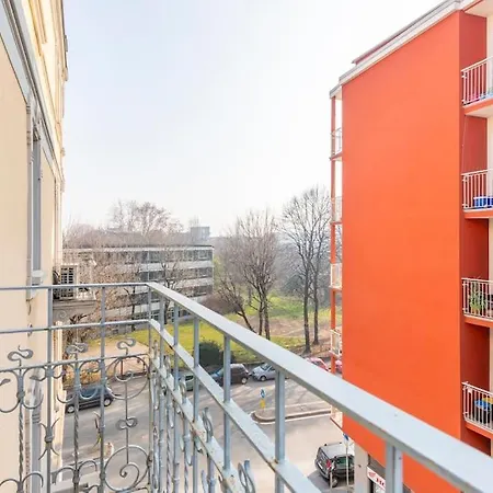 Modern In Next To Metro M5 - Sarca 73 Διαμέρισμα *