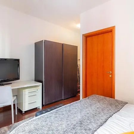 Apartman Modern In Next To Metro M5 - Sarca 73